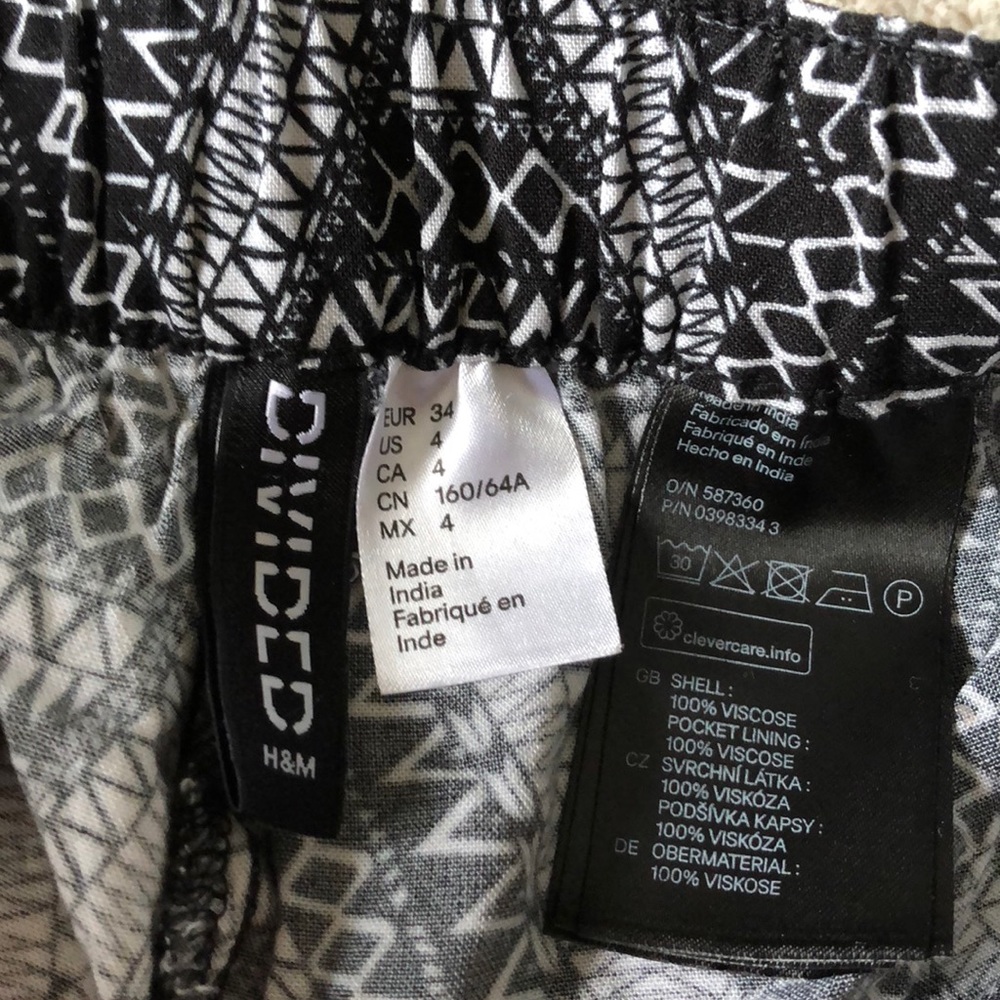 ❌SOLD❌Shorts - Picture 2 of 2